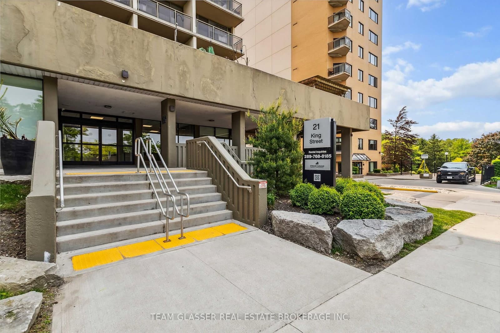 23 Maple Grove Crescent